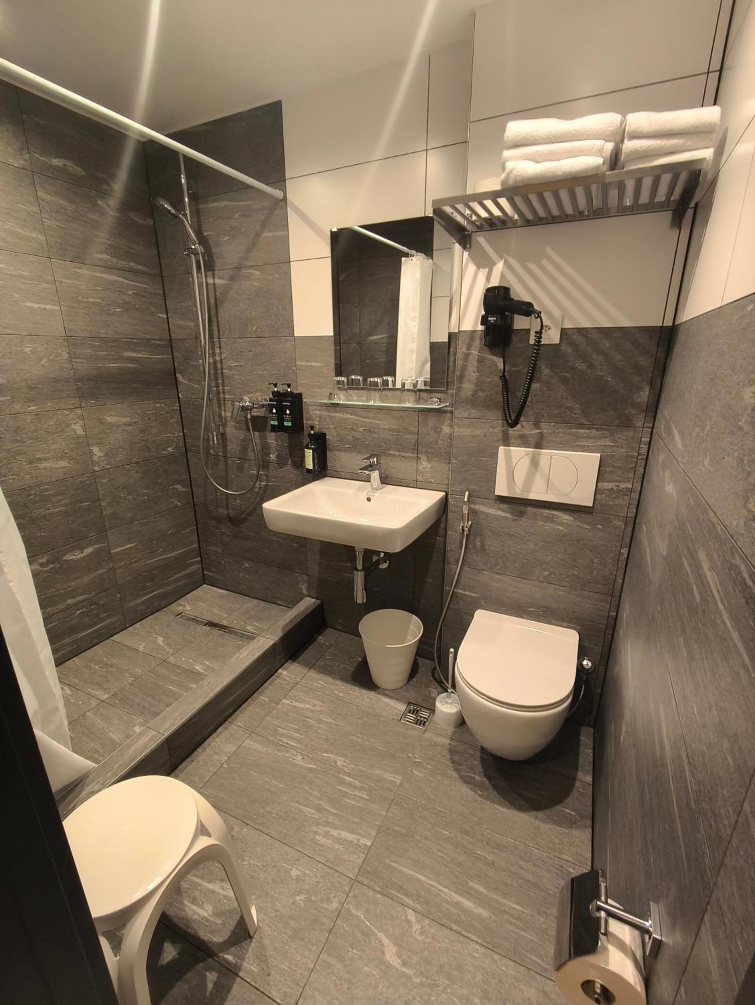 Hotel Toscana Интерлакен Экстерьер фото
